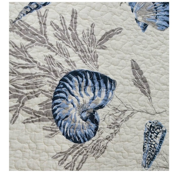 MADISON PARK Coastal Blue and Cream Quilt from Macy’s - Picture 3 of 8